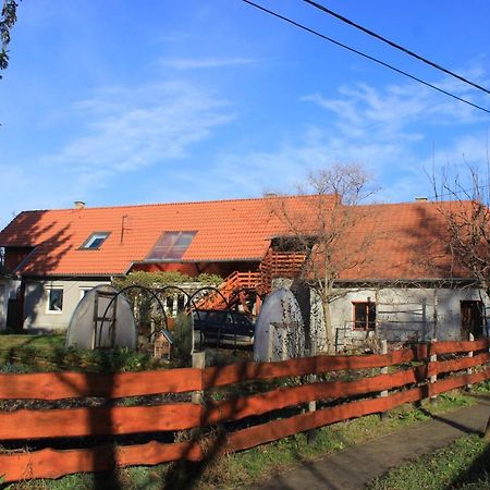 A Kert Apartman Rezi Exterior photo