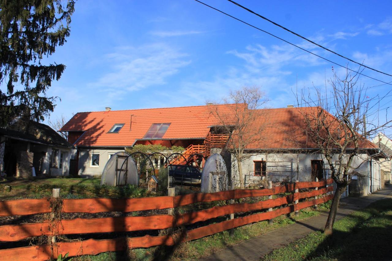 A Kert Apartman Rezi Exterior photo